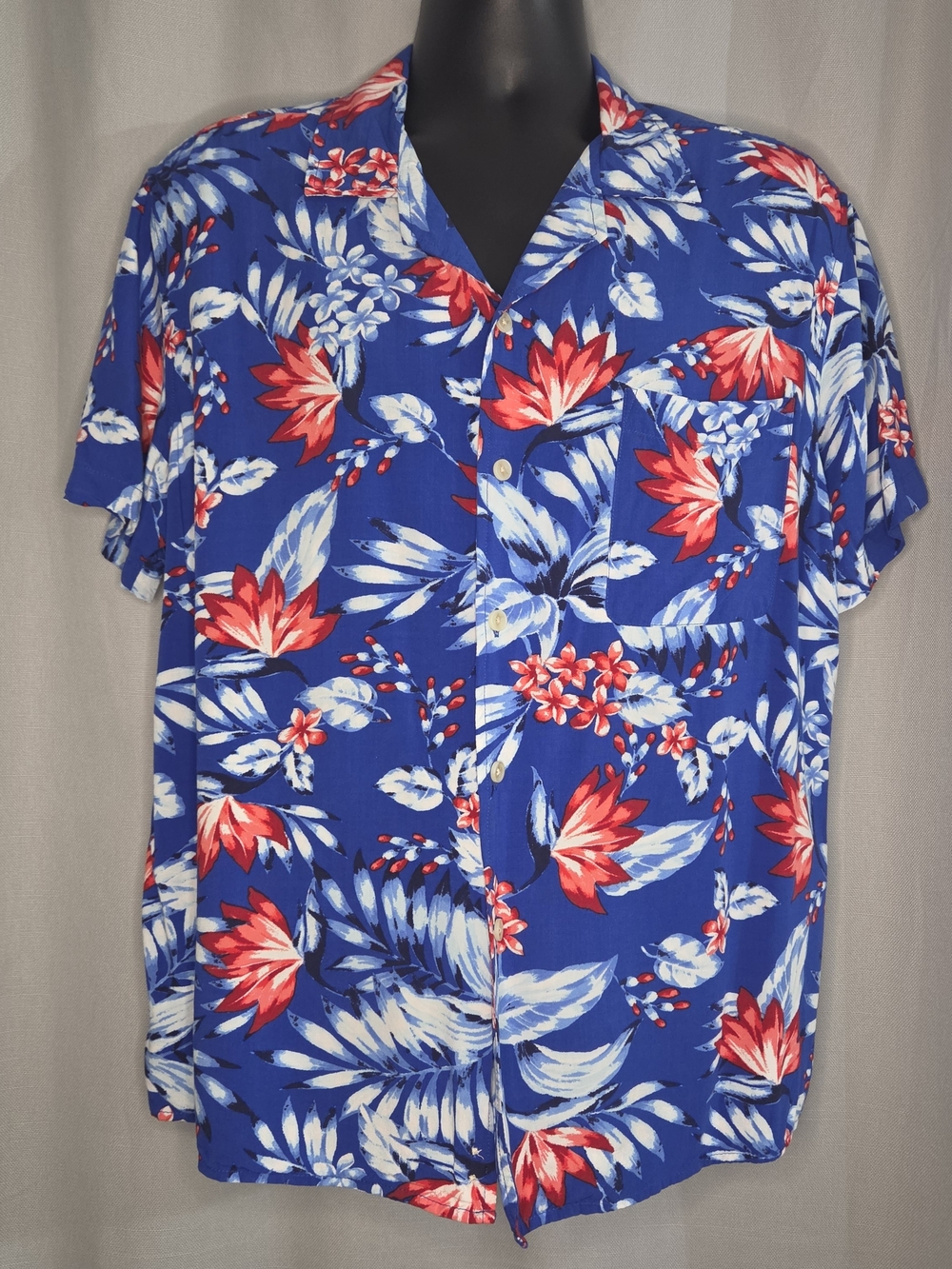 Goodfellow & Co Blue Floral Button-Down Shirt with Red & White Accents Size XL